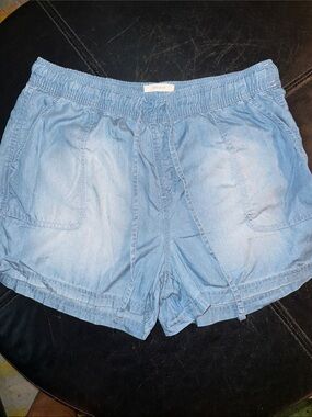 C&C California Light Blue Elastic Waist Denim Shorts size Large EUC